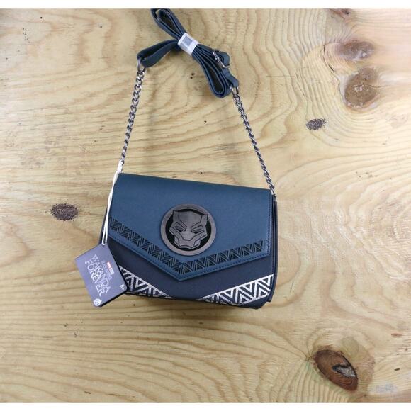 New Loungefly Handbag Wakanda Forever Crossbody Marvel Black Panther Chain Link - Picture 1 of 7